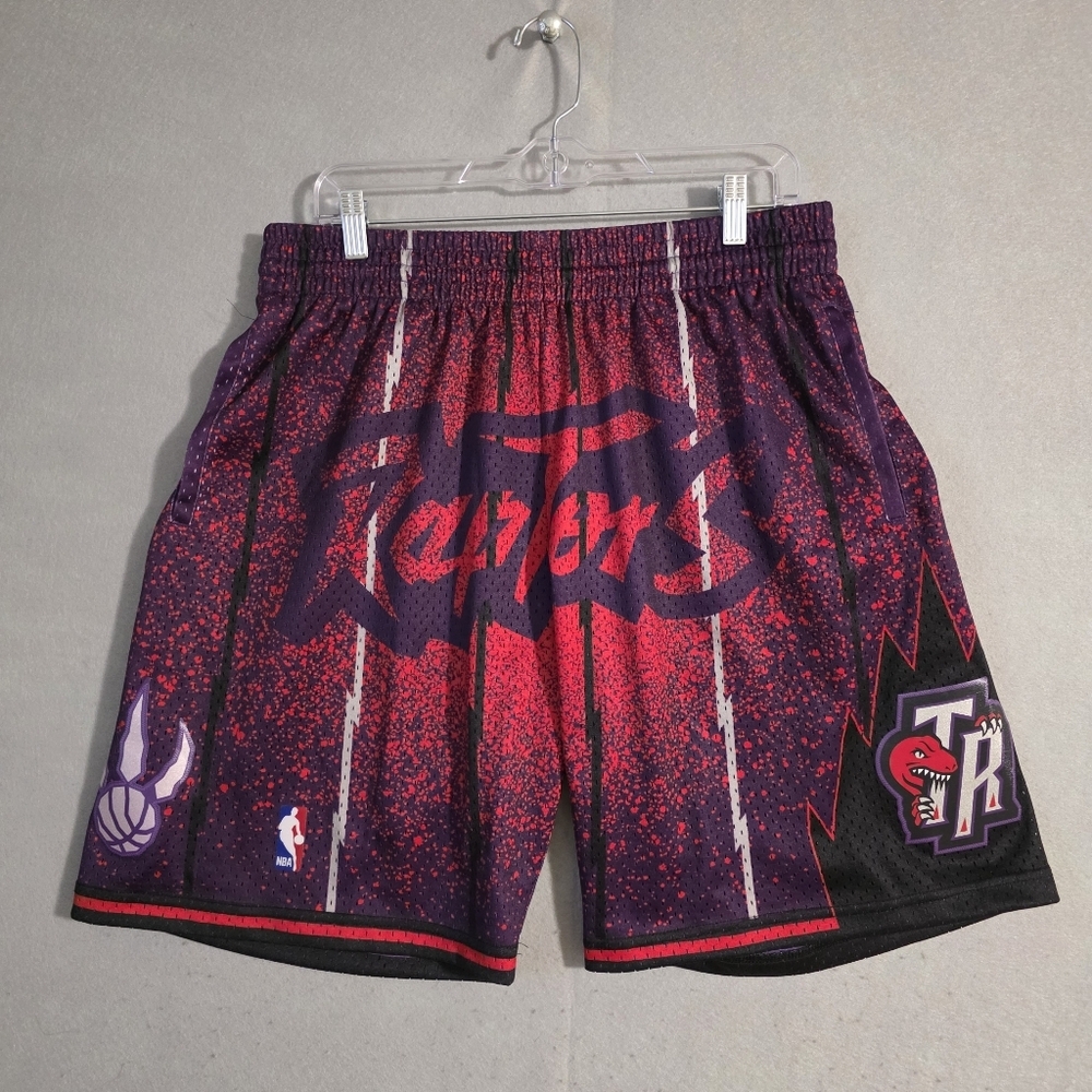 NWOT Mitchell Ness Toronto Raptors 98-99 Re-Take Gradient Swingman Short Size L